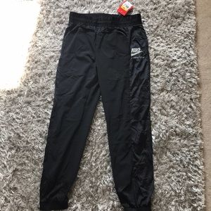 Nike Windbreaker joggers